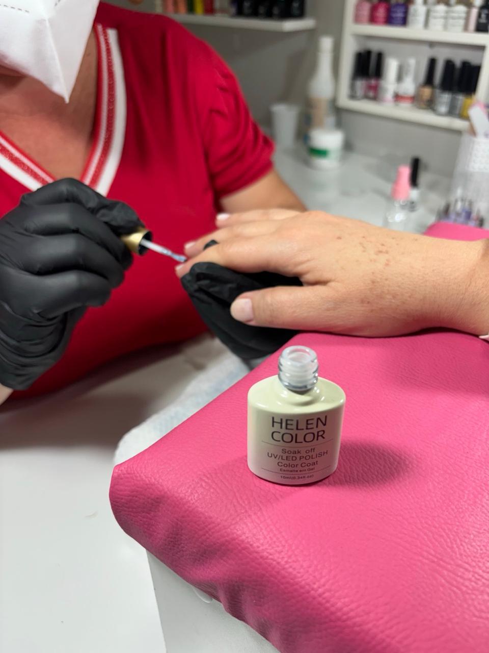 Esmaltação em gel no atendimento